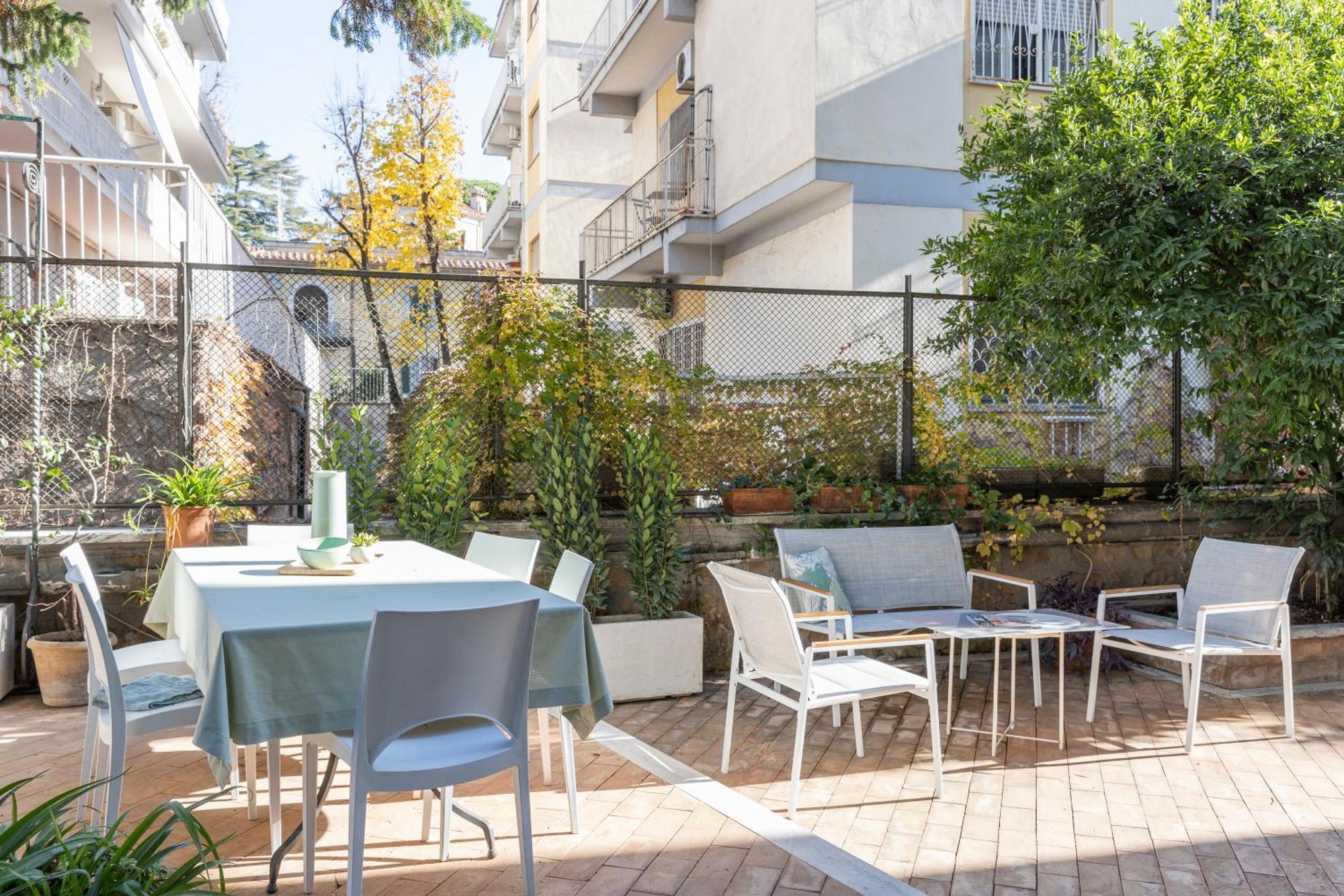 The Orange Garden Apartment Рим Екстериор снимка